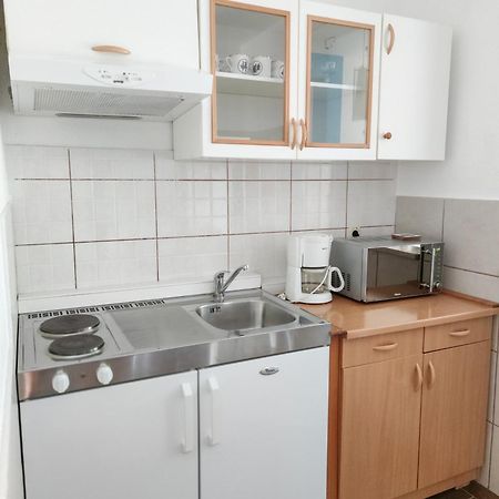 Apartments And Rooms Marica Макарска Стая снимка