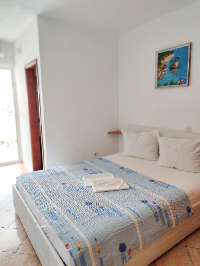 Apartments And Rooms Marica Макарска Екстериор снимка