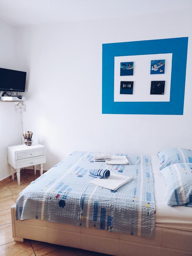 Apartments And Rooms Marica Макарска Екстериор снимка