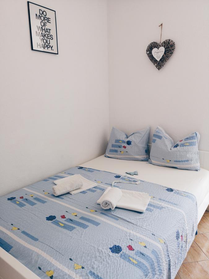 Apartments And Rooms Marica Макарска Екстериор снимка